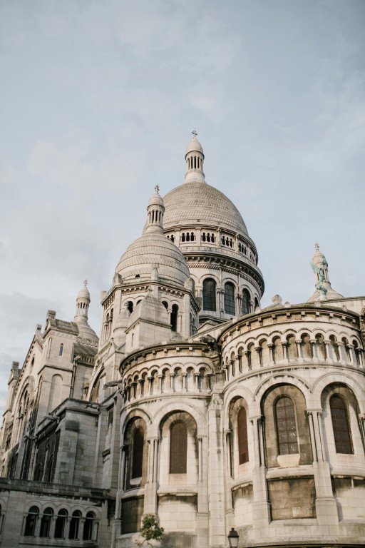 Mon Paris by Yves Saint Laurent: A Fragrance Journey Through the City of Love